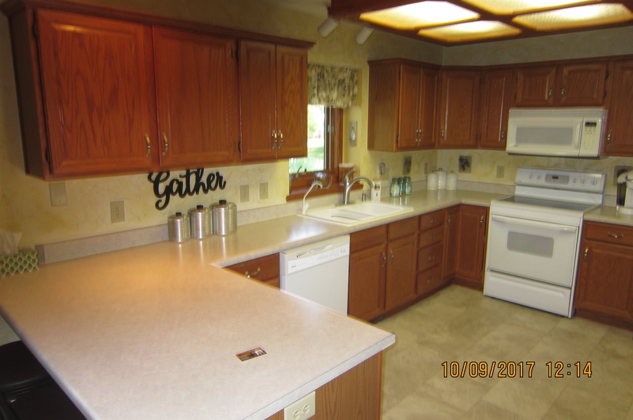 3020 Hawk Spring Hill Huntington, IN 46750 - Photo 13 of 32 Gallery Image 13