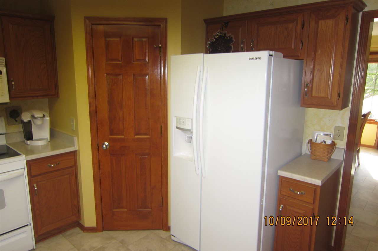 3020 Hawk Spring Hill Huntington, IN 46750 - Photo 14 of 32 Gallery Image 14