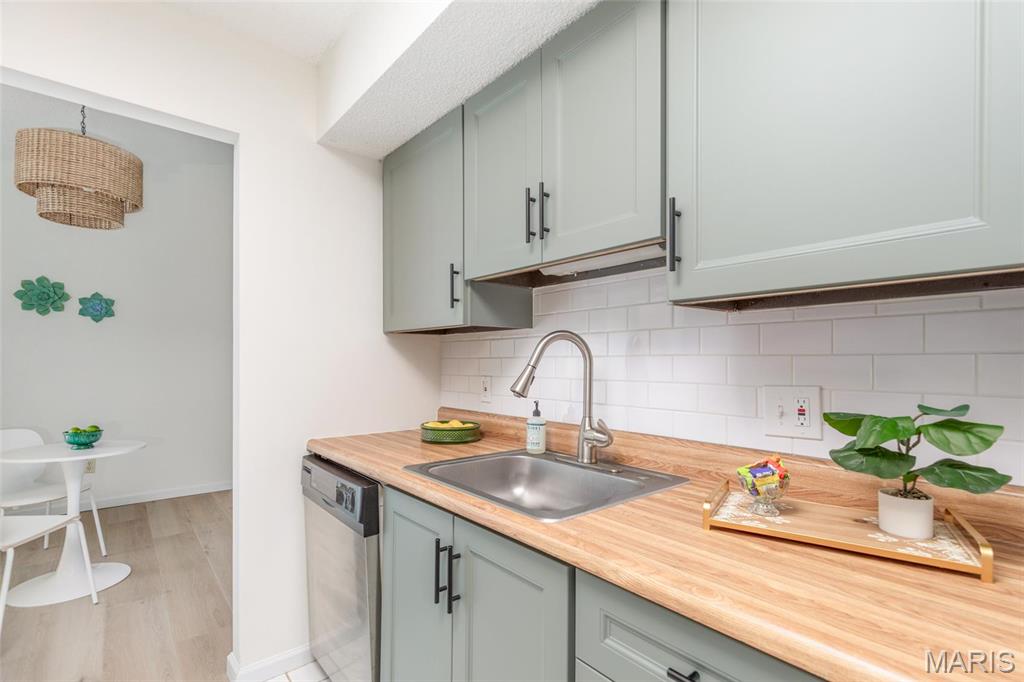 9162 Eager Road St. Louis, MO 63144 - Photo 13 of 30