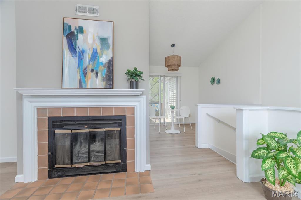 9162 Eager Road St. Louis, MO 63144 - Photo 2 of 30