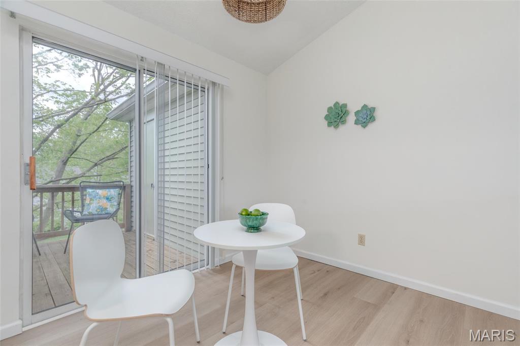 9162 Eager Road St. Louis, MO 63144 - Photo 5 of 30