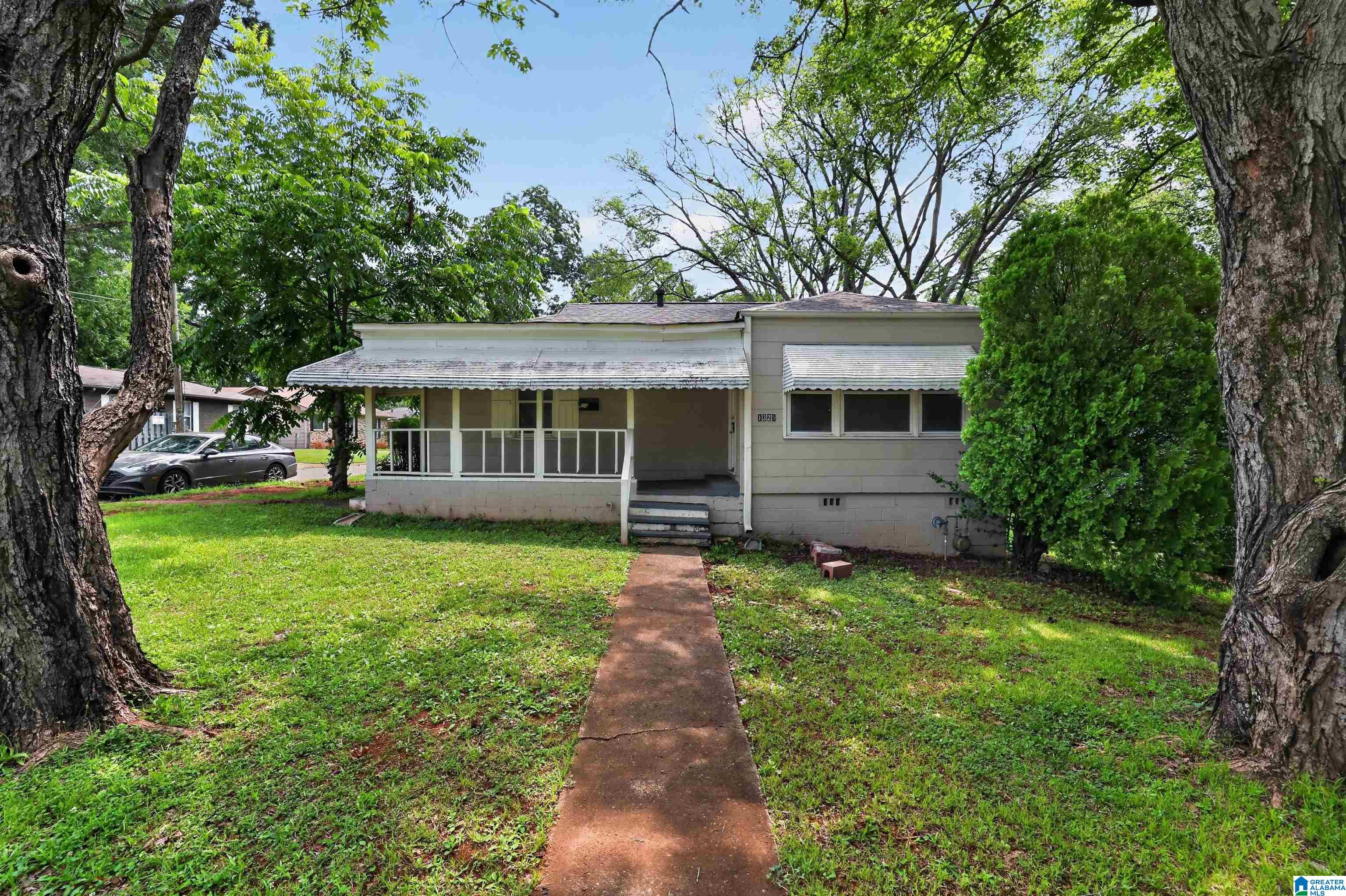 1325 17th Way Southwest Birmingham, AL 35211 - Photo 1 of 18