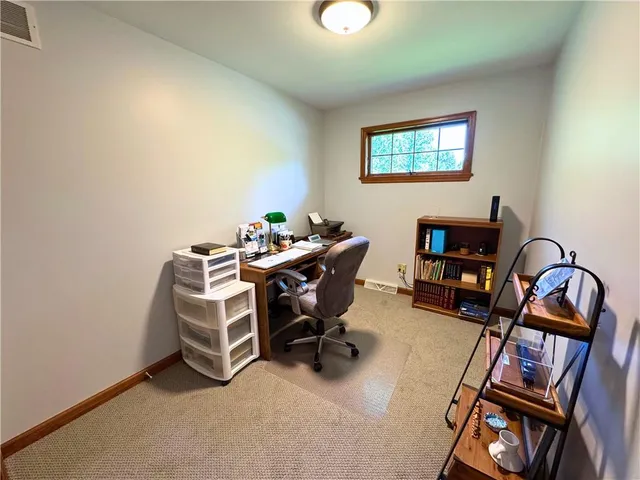 $425,000 | 17 Forest Glen Drive, Grove City, PA 16127