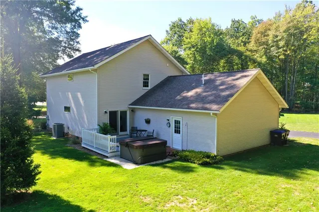 $425,000 | 17 Forest Glen Drive, Grove City, PA 16127