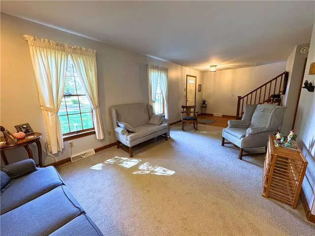 $425,000 | 17 Forest Glen Drive, Grove City, PA 16127