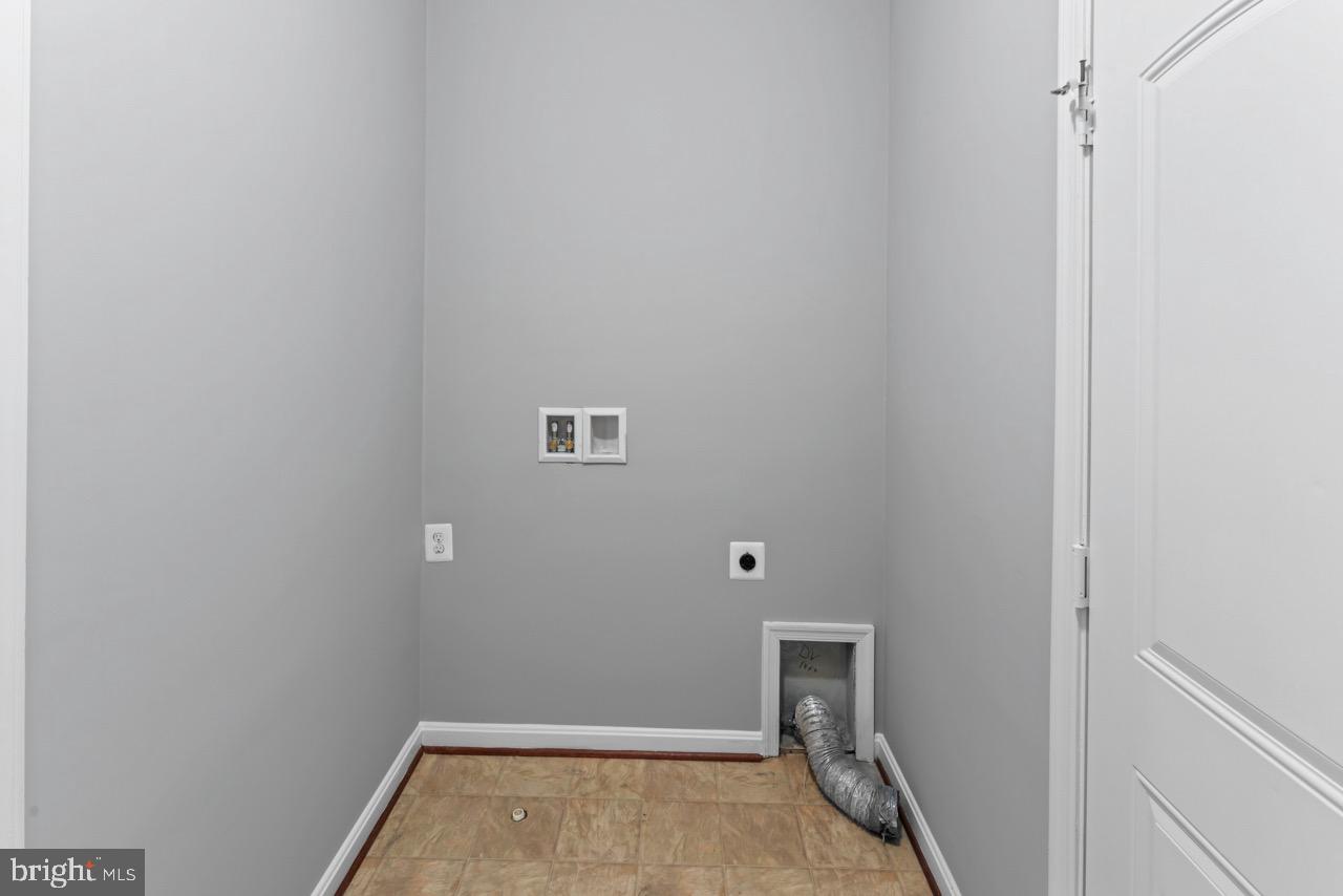 14715 Bell Tower Road Woodbridge, VA 22193 - Photo 15 of 37 Utility Room