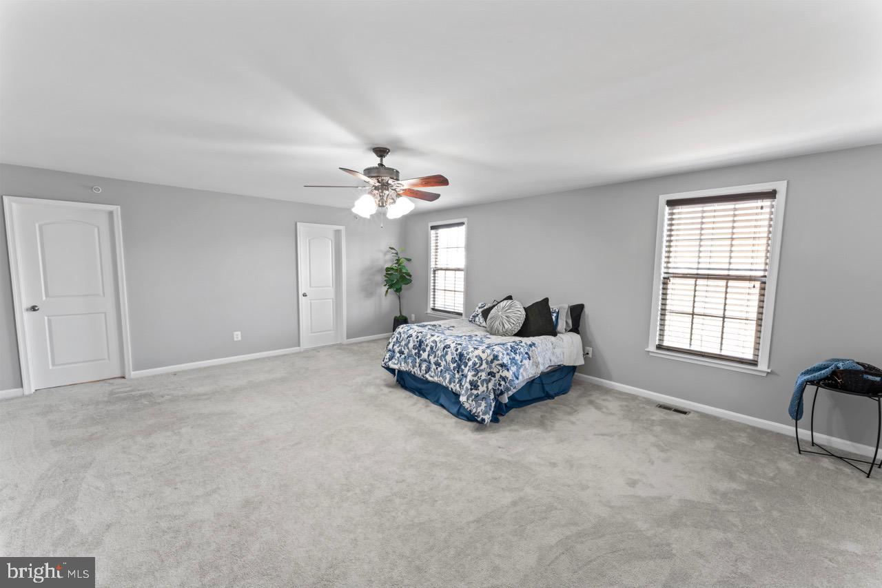 14715 Bell Tower Road Woodbridge, VA 22193 - Photo 22 of 37 Owners Suite