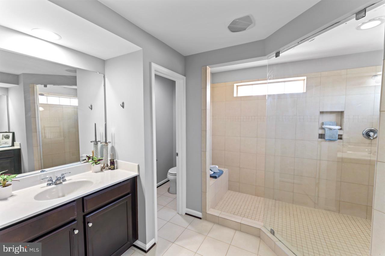 14715 Bell Tower Road Woodbridge, VA 22193 - Photo 25 of 37 Primary Bathroom