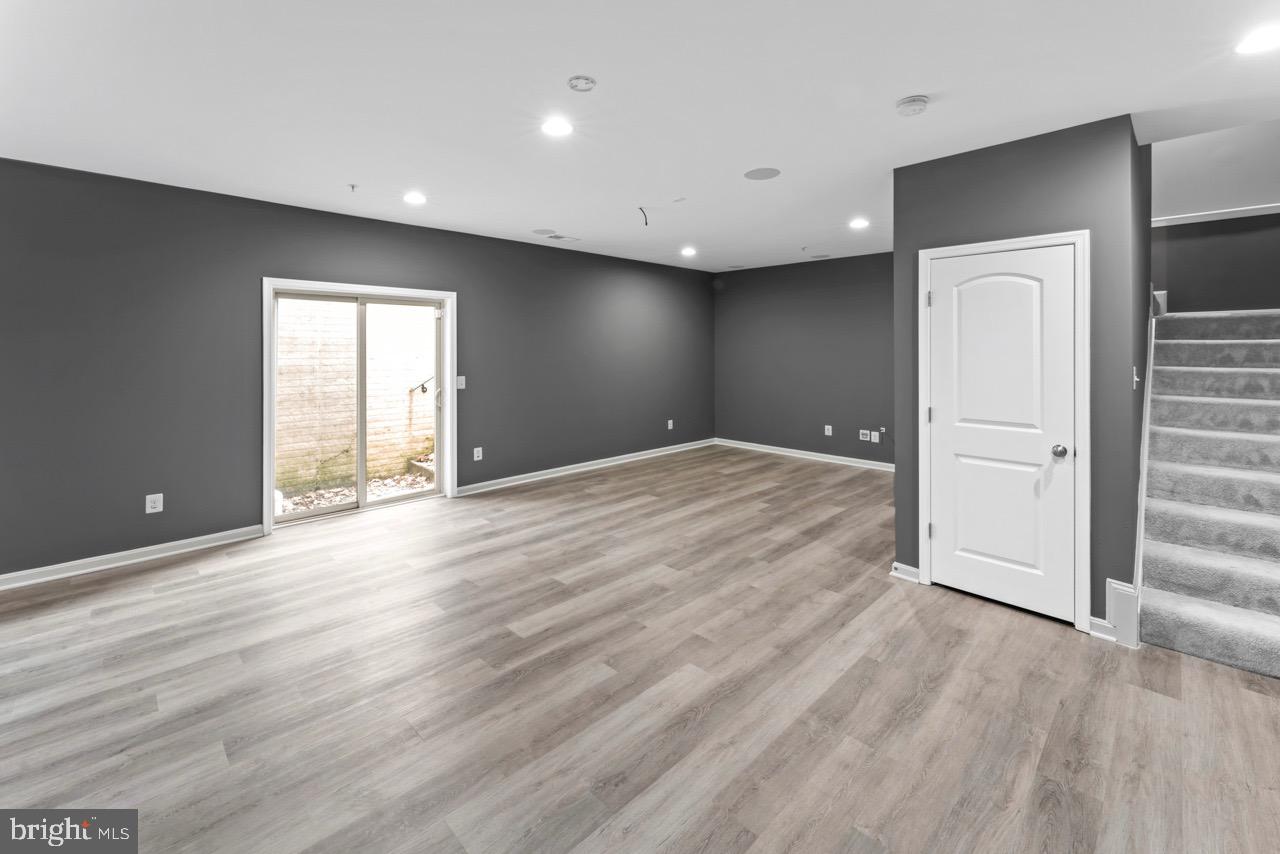 14715 Bell Tower Road Woodbridge, VA 22193 - Photo 30 of 37 Gallery Image 30