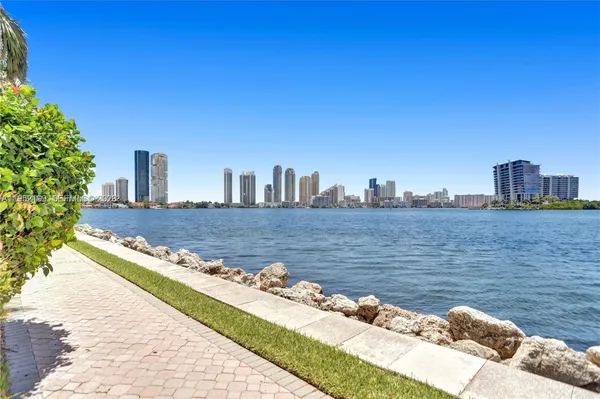 $5,500 | 3500 Mystic Pointe Drive, Unit 2908, Aventura, FL 33180