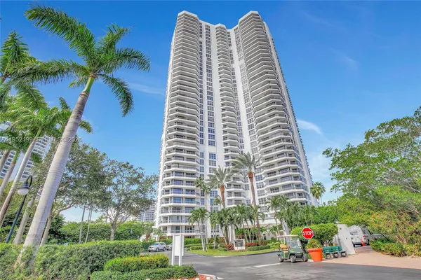 $5,500 | 3500 Mystic Pointe Drive, Unit 2908, Aventura, FL 33180