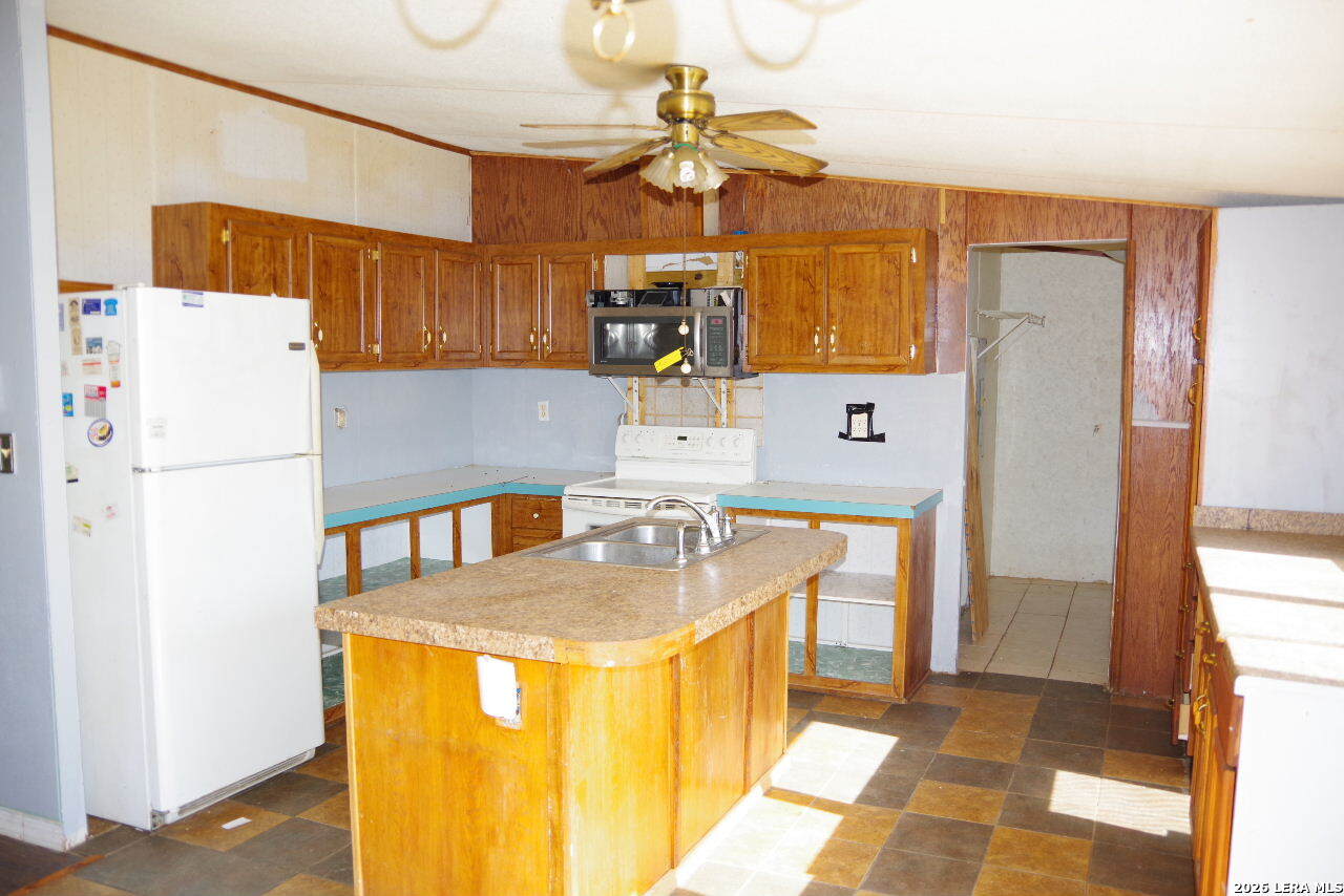 142 Thunderhead Drive Spring Branch, TX 78070 - Photo 5 of 12