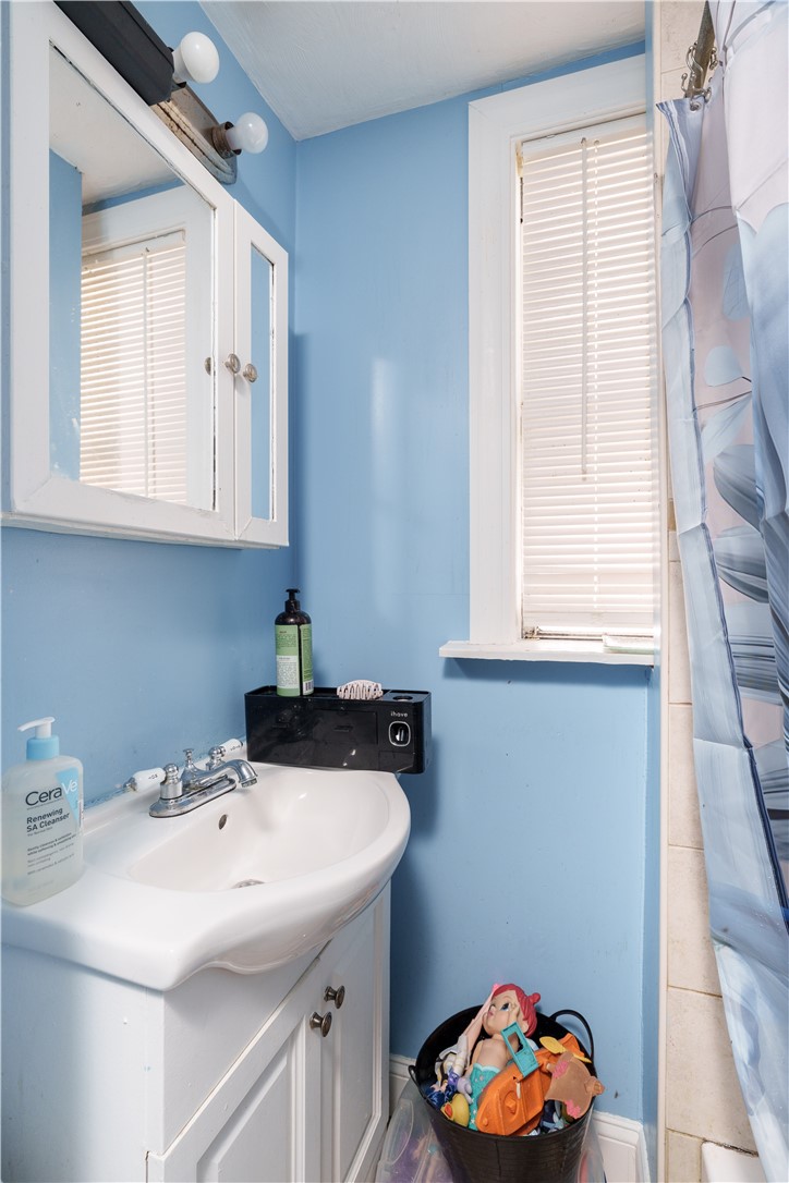 32 Ruggles Street Providence, RI 02908 - Photo 34 of 35 Gallery Image 34