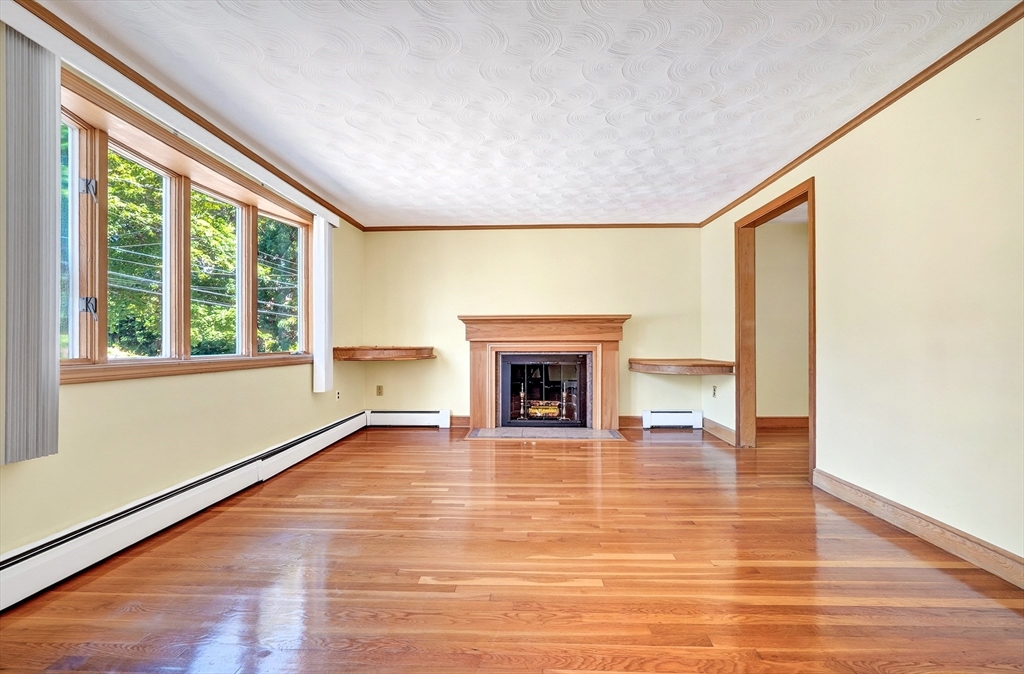 114 Glenellen Road Boston, MA 02132 - Photo 5 of 42