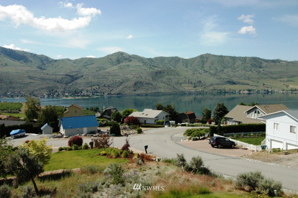 312 Butte Road Chelan, WA 98816 - Photo 2 of 24 Gallery Image 2