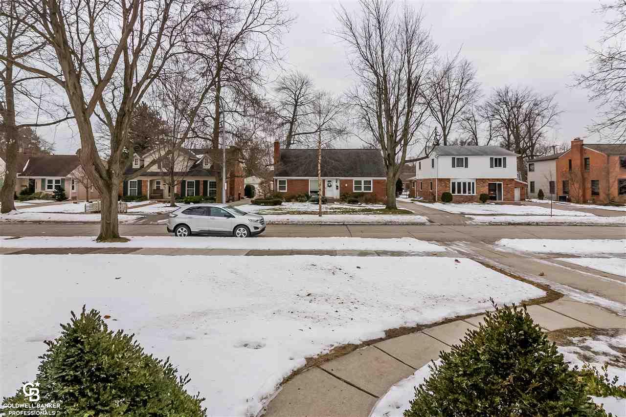 1136 Hawthorne Road Grosse Pointe, MI 48236 - Photo 33 of 36 View from front porch