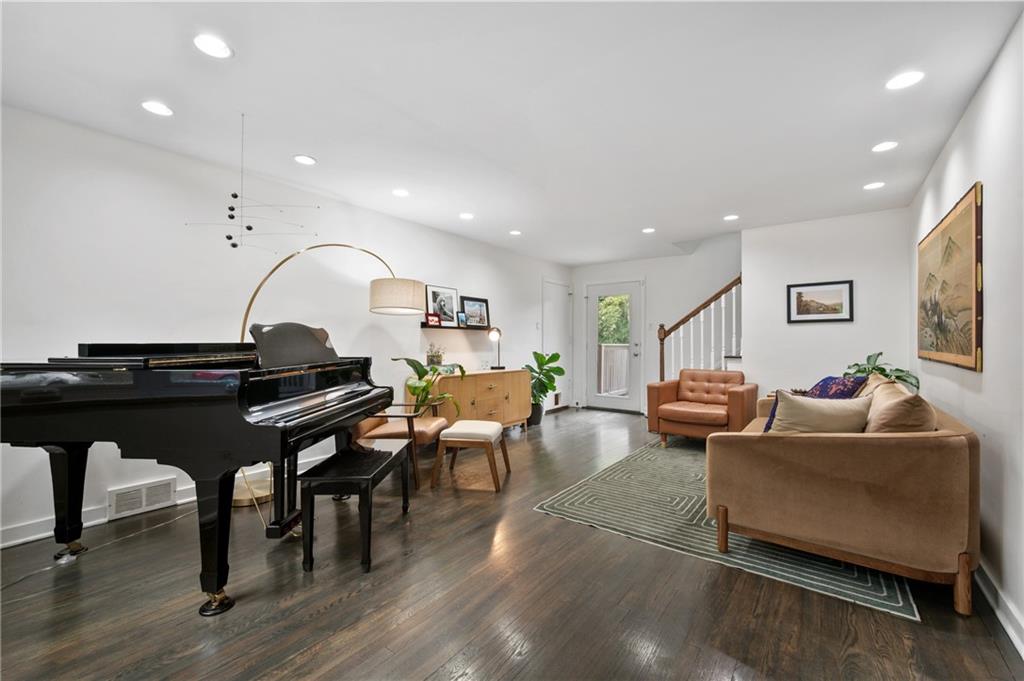 2619 Mt Royal Road Pittsburgh, PA 15217 - Photo 2 of 34 Gallery Image 2