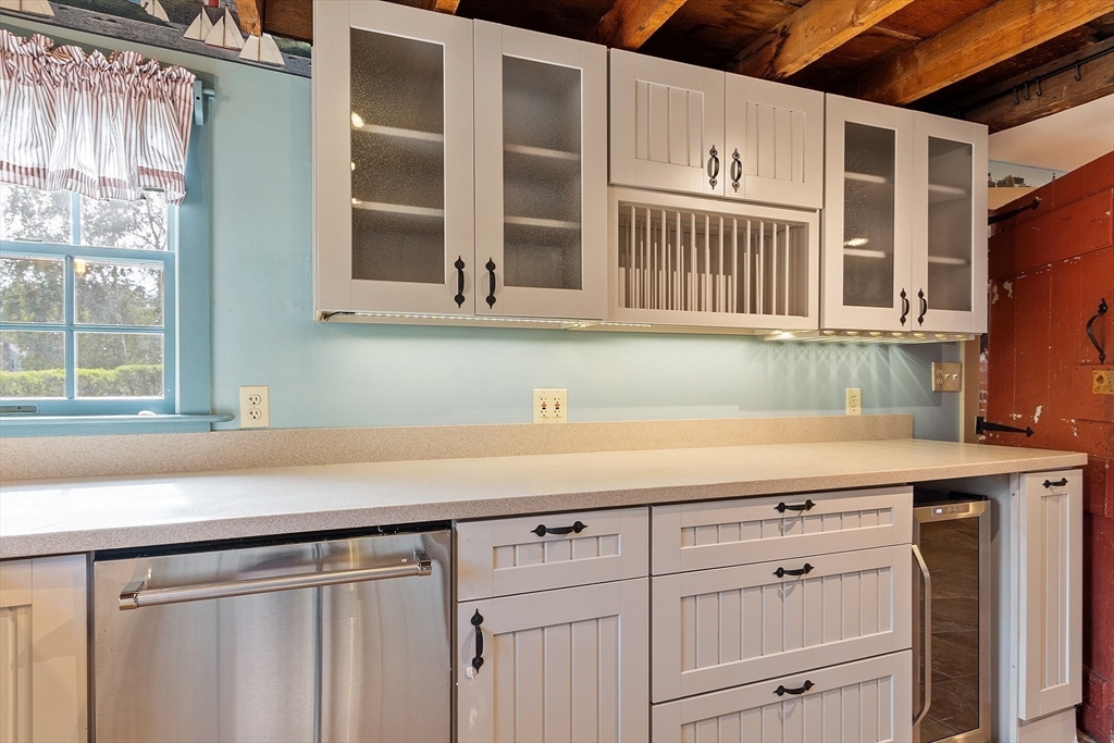 156 Hale Street Beverly, MA 01915 - Photo 7 of 42