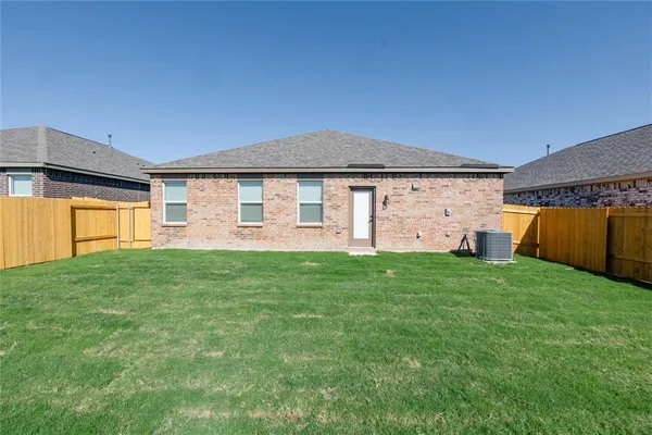 $2,000 | 613 Harbor Oaks Drive, Anna, TX 75409