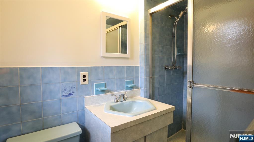 538 Hillside Street, Unit 2 Ridgefield, NJ 07657 - Photo 11 of 35