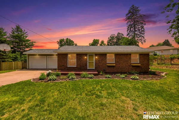$285,000 | 826 Morningside Court, Lake Odessa, MI 48849