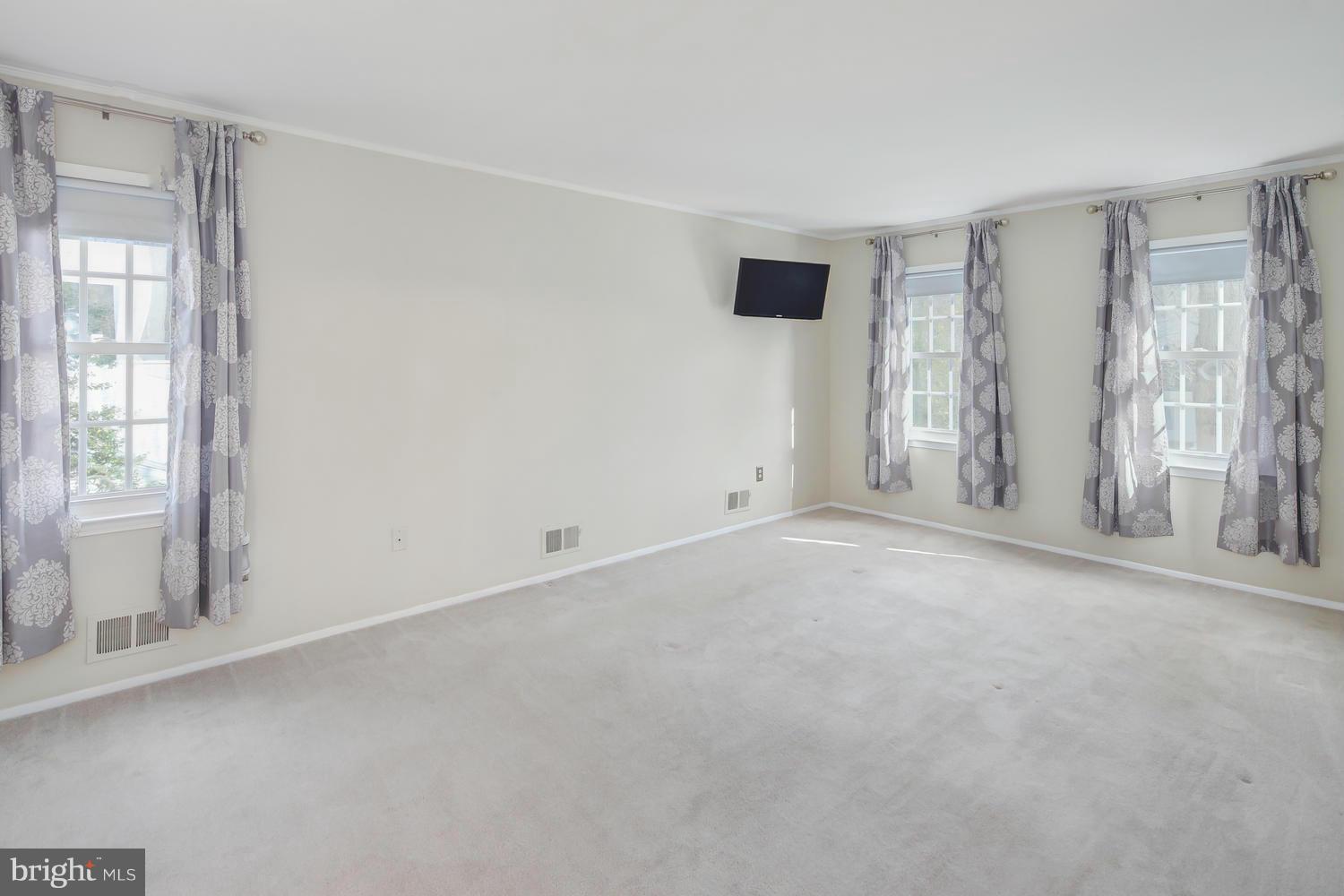 2308 Ballycairne Court Reston, VA 20191 - Photo 12 of 29 Bedroom (Master)