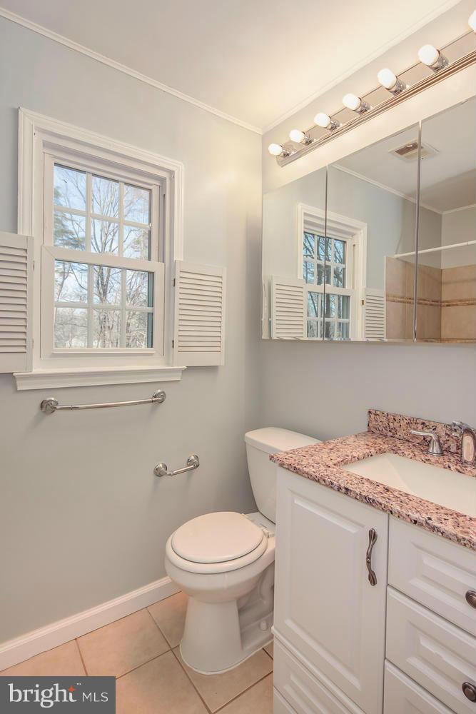 2308 Ballycairne Court Reston, VA 20191 - Photo 18 of 29 Bath