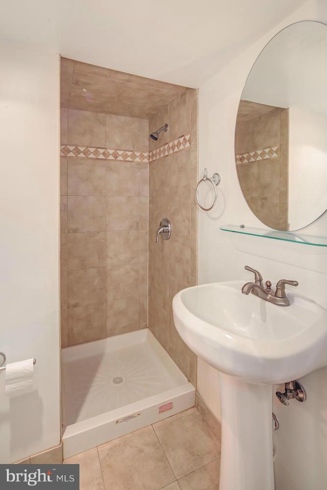 2308 Ballycairne Court Reston, VA 20191 - Photo 21 of 29 Full bath