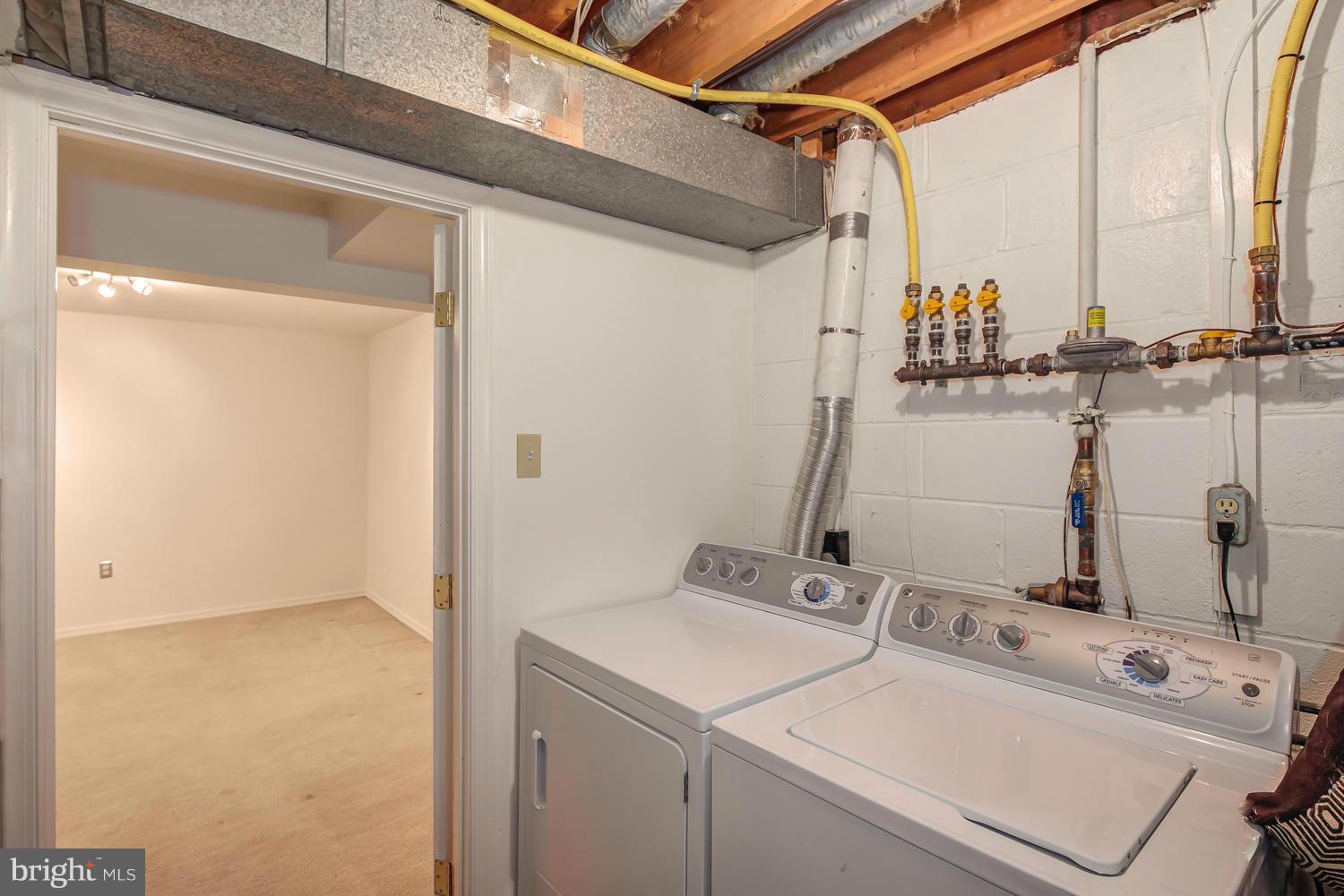 2308 Ballycairne Court Reston, VA 20191 - Photo 22 of 29 Laundry