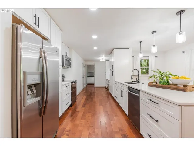 $650,000 | 15323 Southeast Fairoaks Avenue, Milwaukie, OR 97267