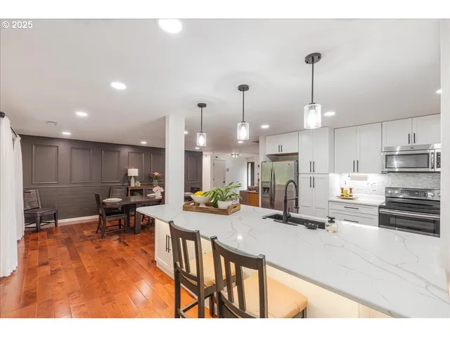 $650,000 | 15323 Southeast Fairoaks Avenue, Milwaukie, OR 97267