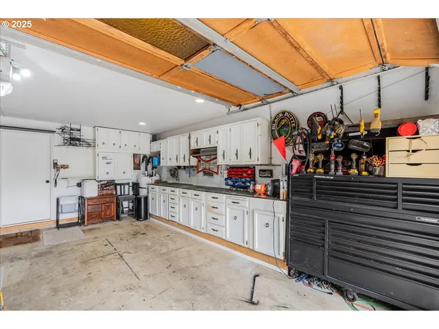 $650,000 | 15323 Southeast Fairoaks Avenue, Milwaukie, OR 97267