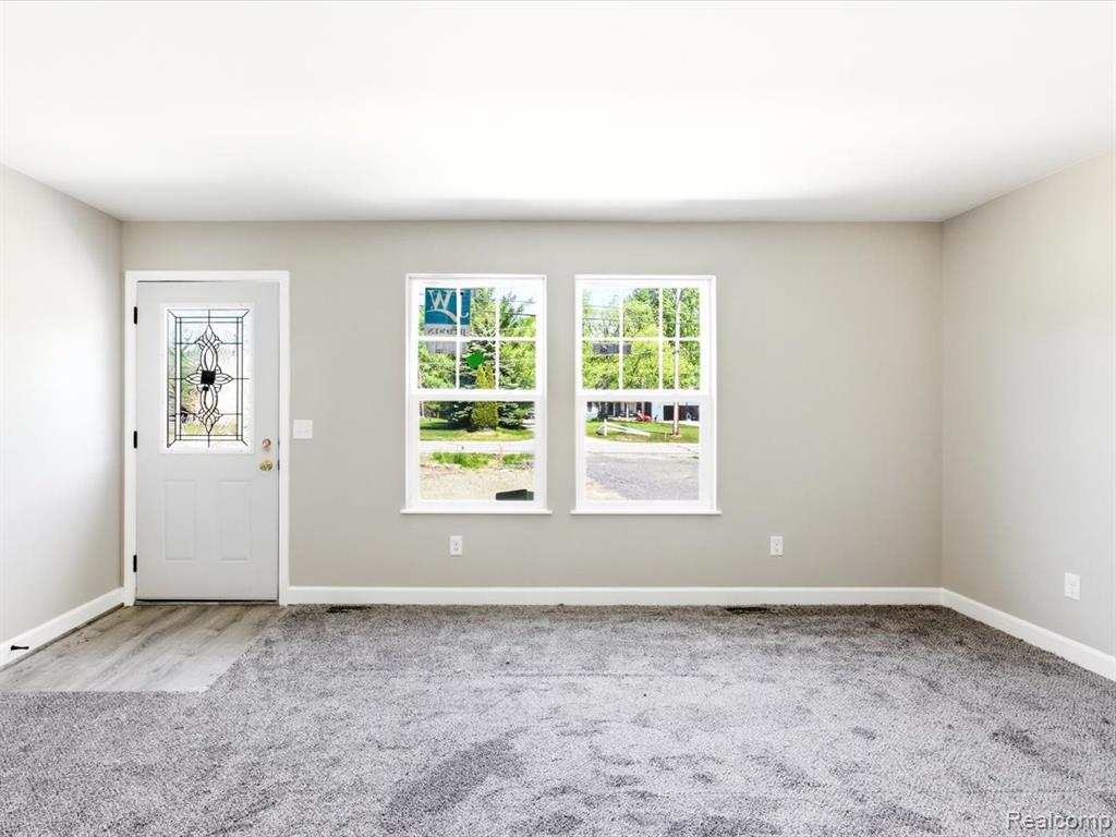 2941 Beach Road Port Huron, MI 48060 - Photo 8 of 30