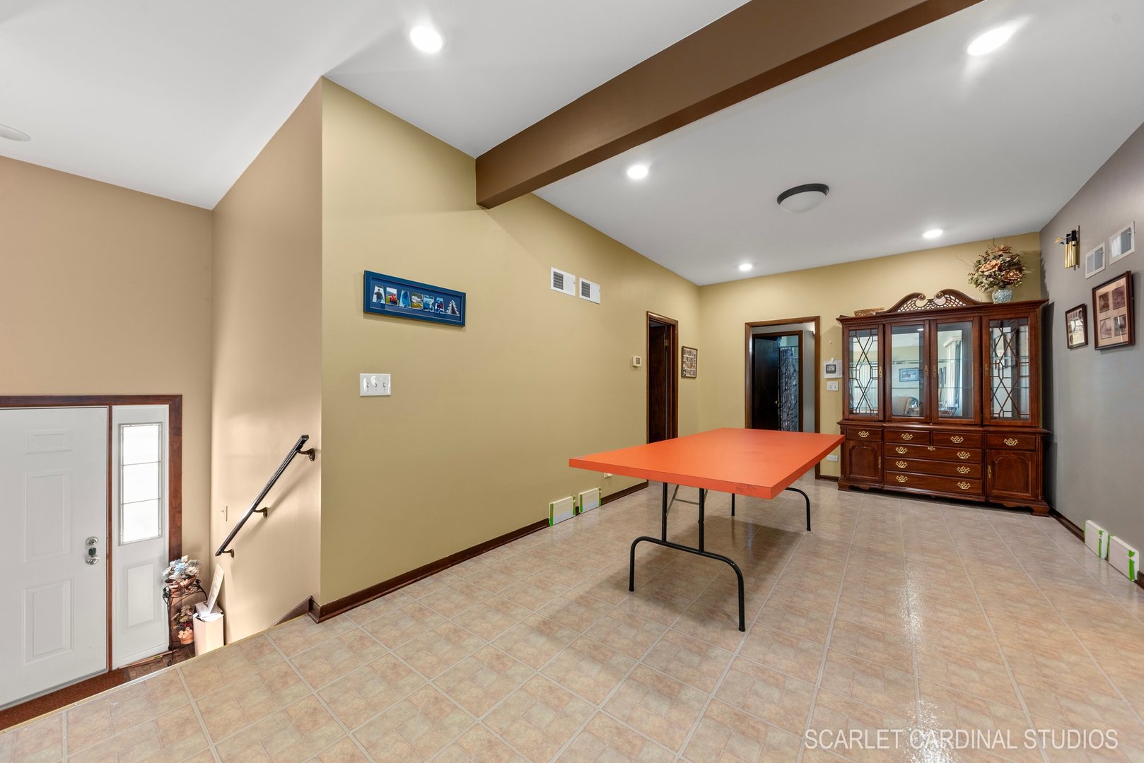 204 West Harding Road Lombard, IL 60148 - Photo 9 of 18 a view of a room with table tennis table