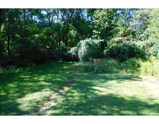 18 Smith Road Hingham, MA 02043 - Photo 3 of 14 Gallery Image 3
