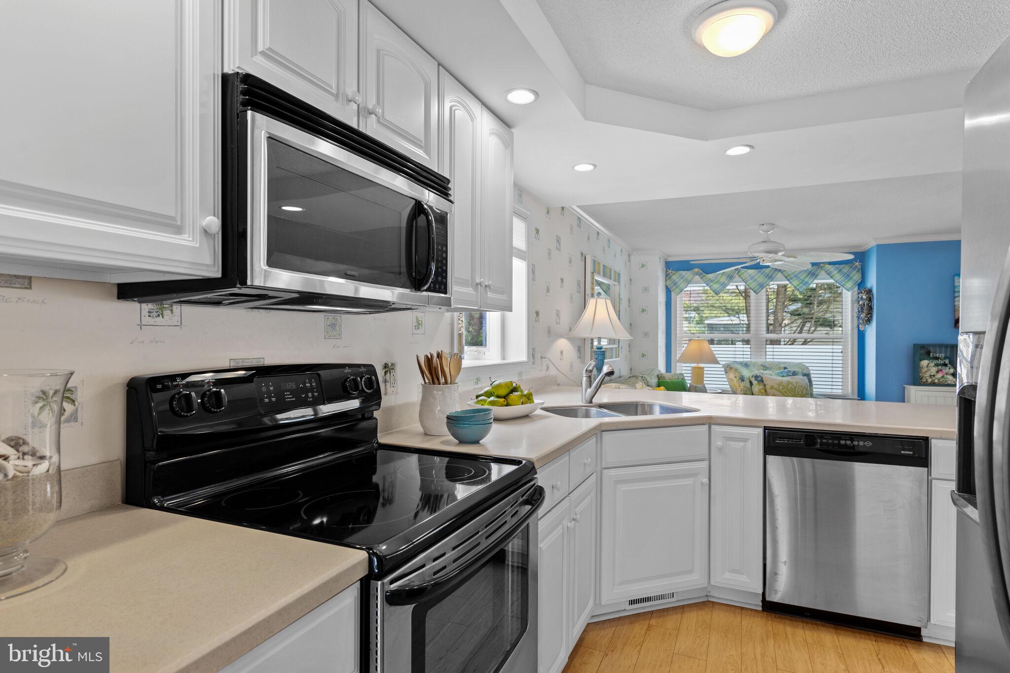 13802 Fiesta Road Ocean City, MD 21842 - Photo 11 of 50 Stainless Steel Appliances