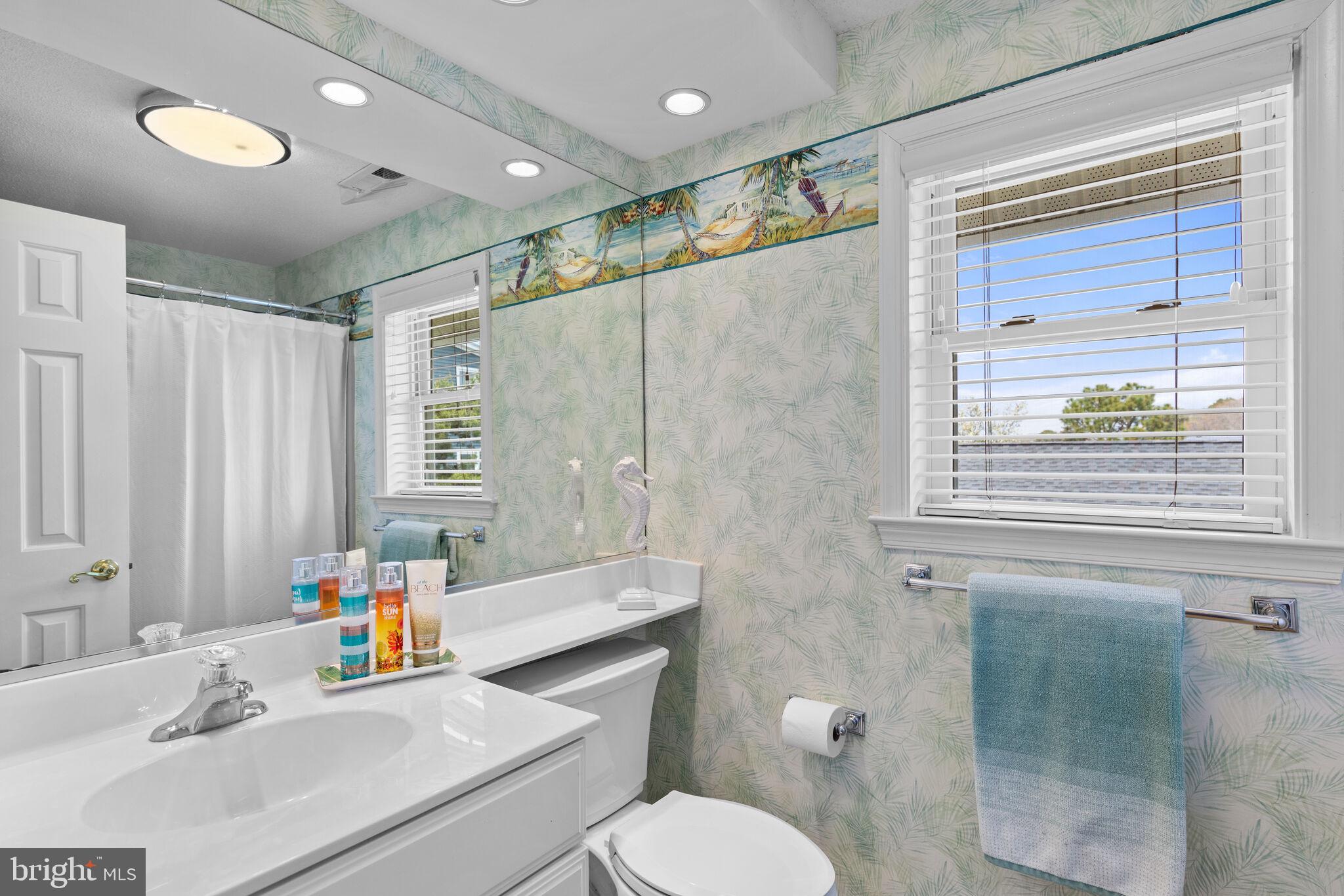 13802 Fiesta Road Ocean City, MD 21842 - Photo 21 of 50 Primary Ensuite