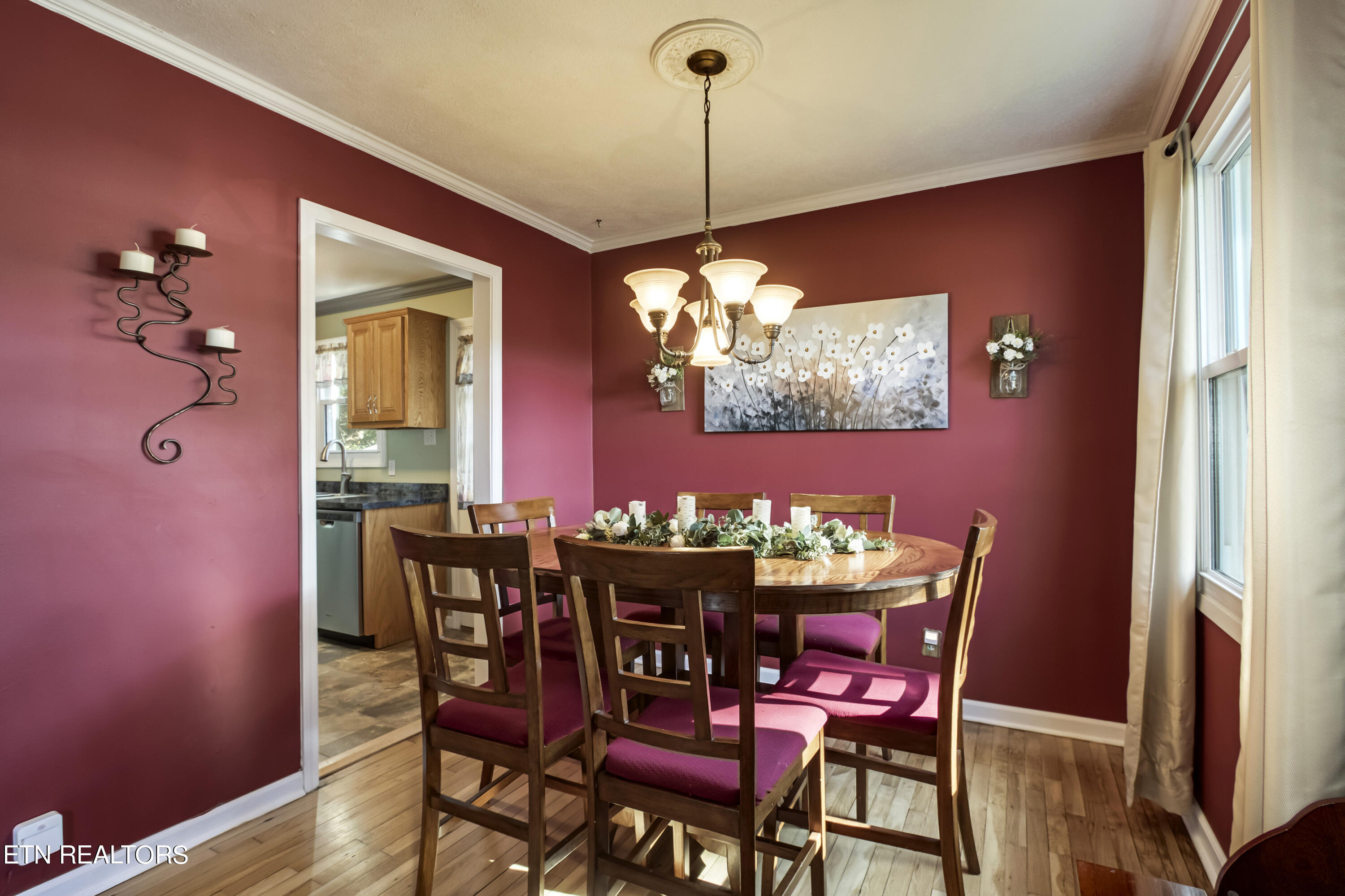 114 West Arrowwood Road Oak Ridge, TN 37830 - Photo 5 of 32 05_WArrowwoodRoad_114_Dining02