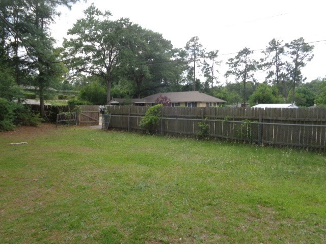 2557 Wheeless Road Augusta, GA 30906 - Photo 3 of 6 SIDE GATE TO REAR