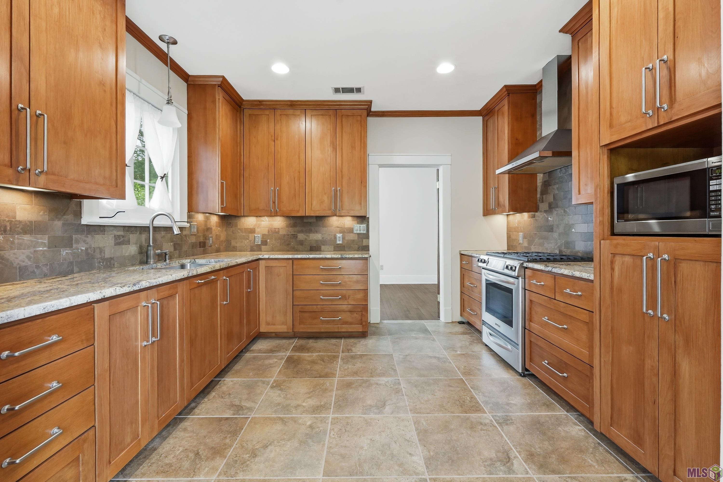 3334 Hyacinth Avenue Baton Rouge, LA 70808 - Photo 7 of 21 Gallery Image 7