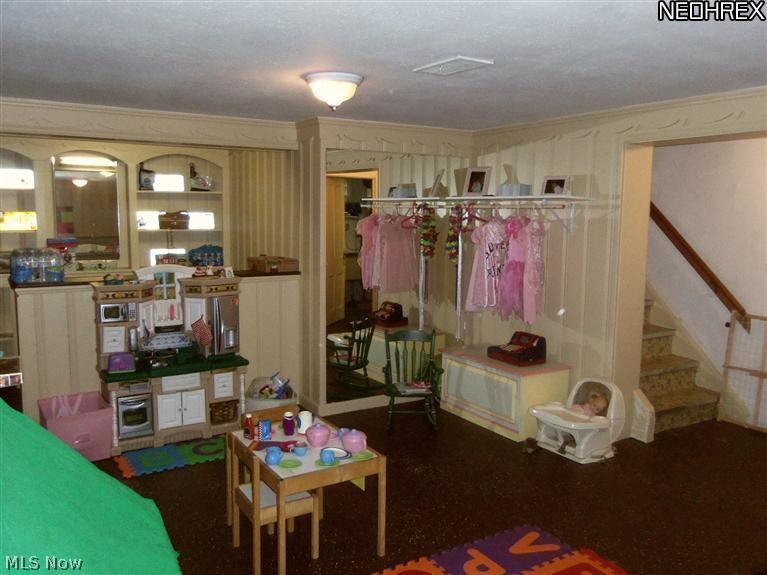 3933 Tyndall Road Cleveland, OH 44118 - Photo 19 of 21 Gallery Image 19