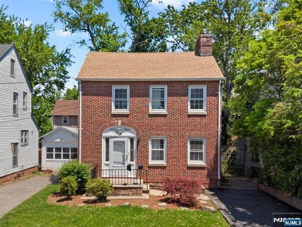 $3,400 | 493 Beverly Road, Unit 2, Teaneck, NJ 07666