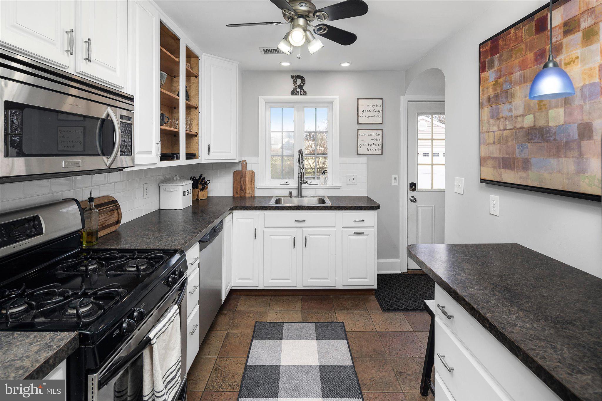 2586 Yardville Hamilton Square Road Hamilton, NJ 08690 - Photo 11 of 33 Gallery Image 11