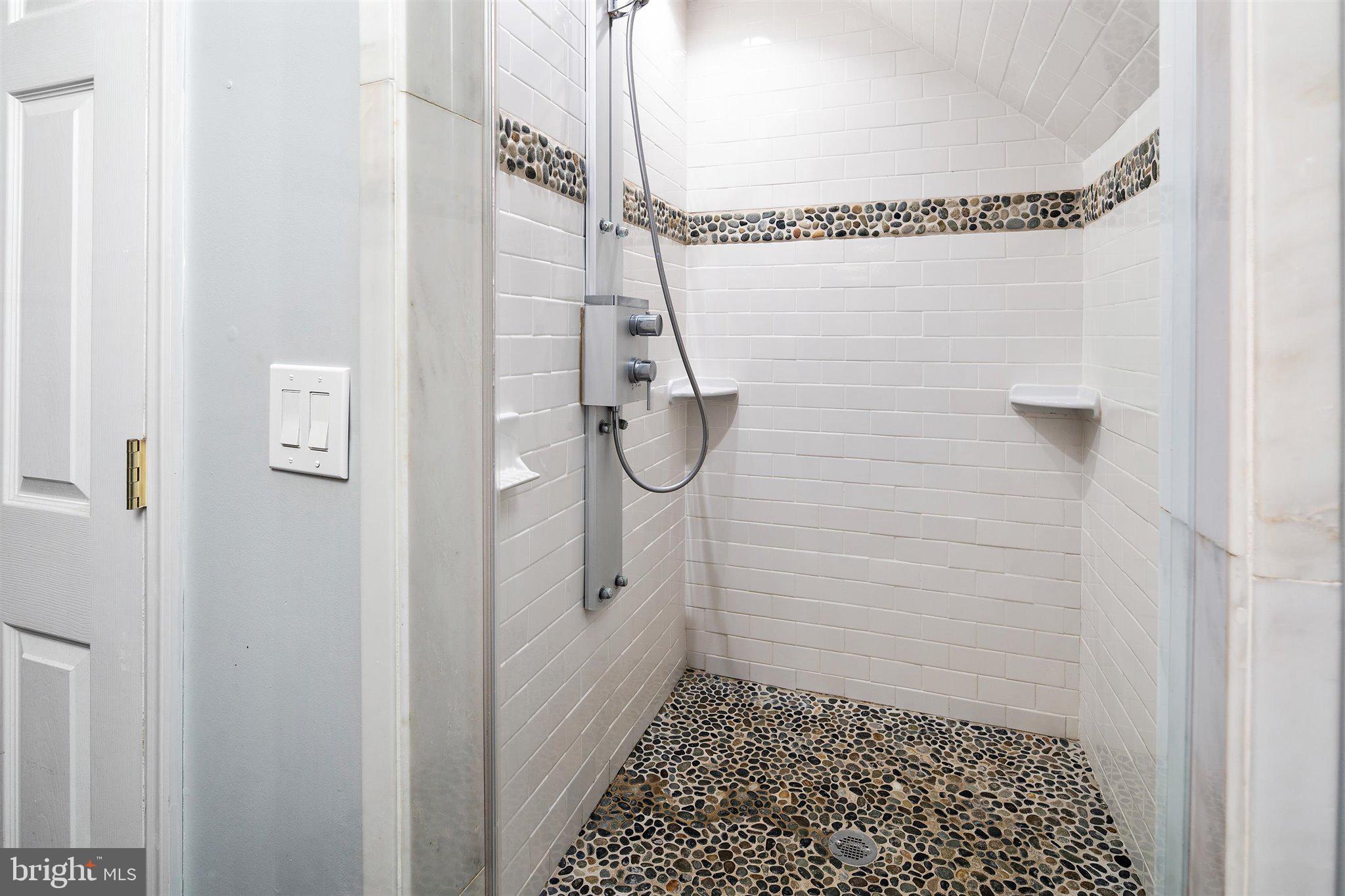 2586 Yardville Hamilton Square Road Hamilton, NJ 08690 - Photo 25 of 33 Gallery Image 25