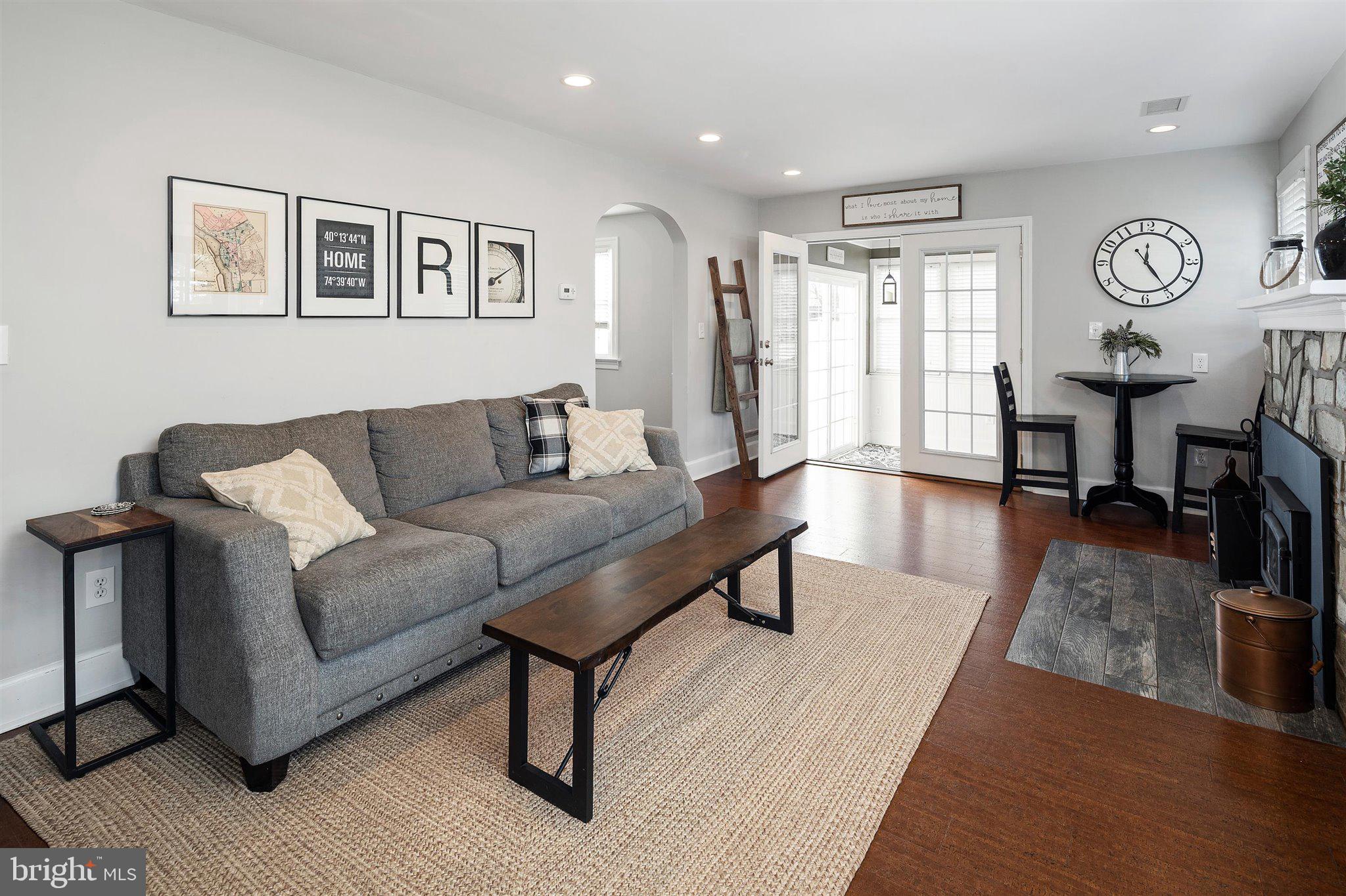 2586 Yardville Hamilton Square Road Hamilton, NJ 08690 - Photo 4 of 33 Gallery Image 4