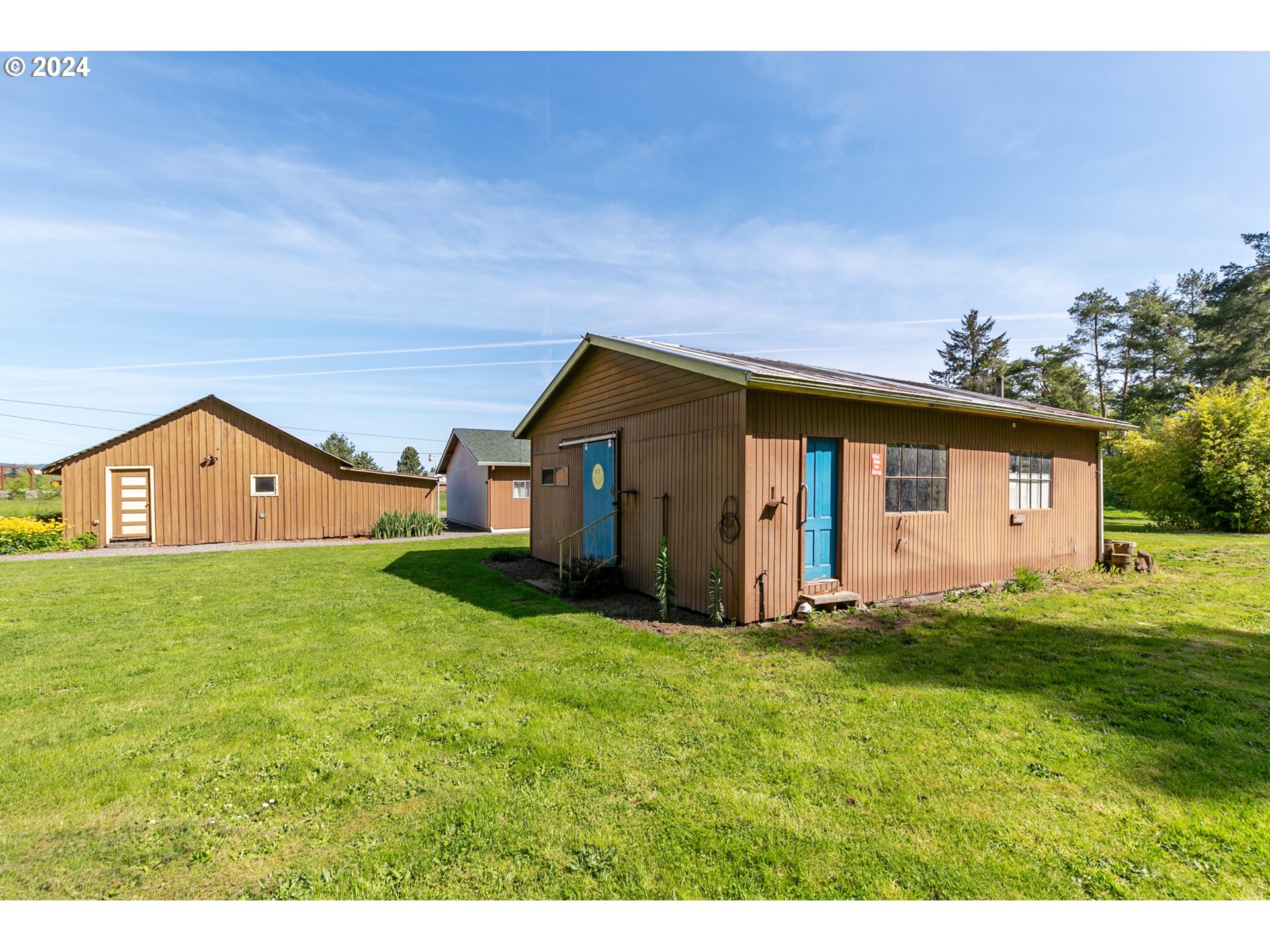 22778 Bents Road Northeast Aurora, OR 97002 - Photo 30 of 48 a house with garden