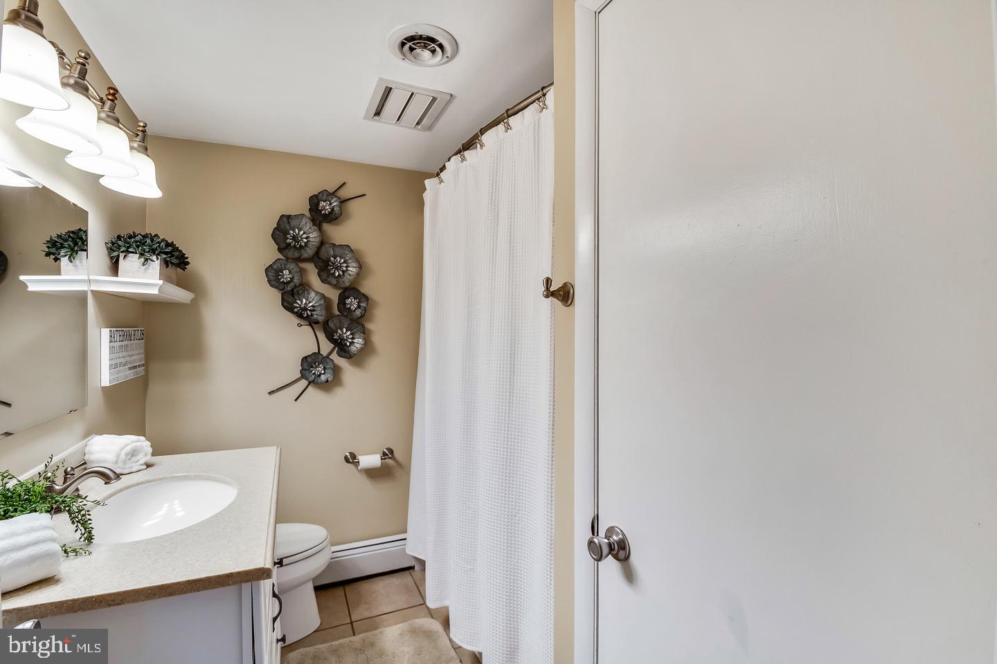 2300 Potato Road Harleysville, PA 19438 - Photo 21 of 36 Main Bathroom