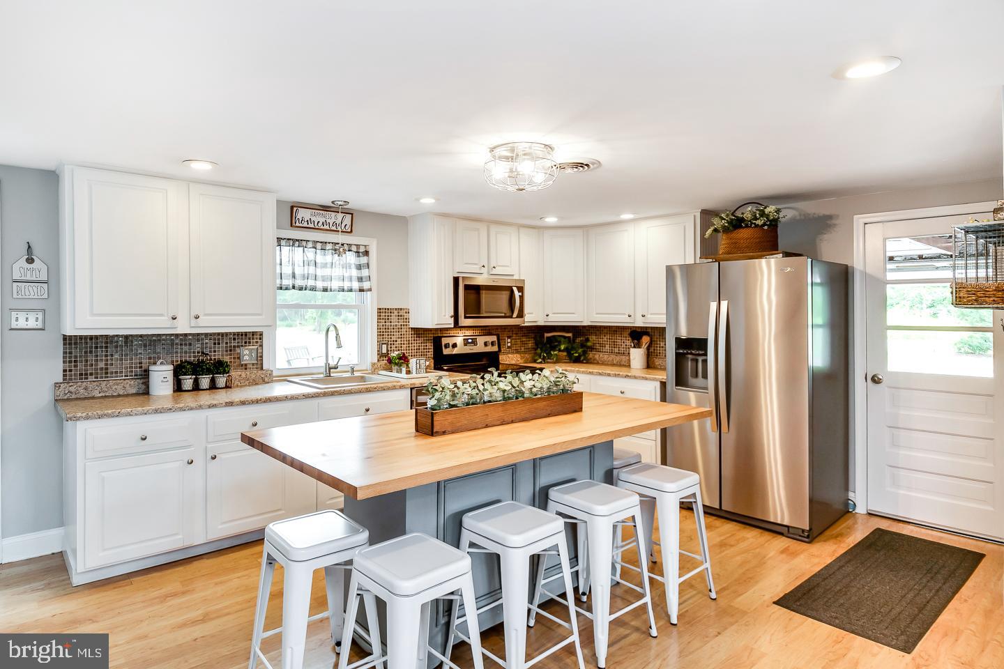 2300 Potato Road Harleysville, PA 19438 - Photo 8 of 36 Sunlit Kitchen