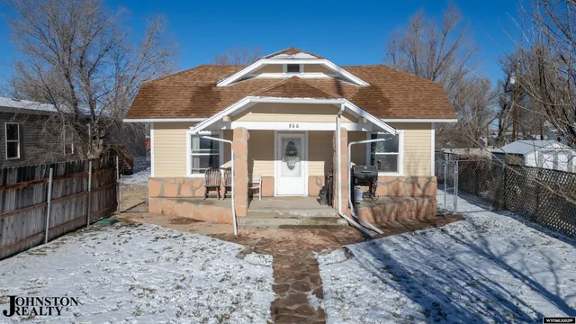 $250,000 | 866 Iron Street, Evansville, WY 82636