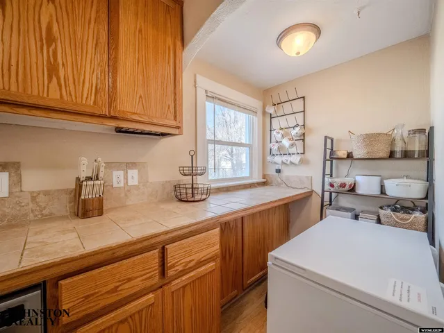 $250,000 | 866 Iron Street, Evansville, WY 82636